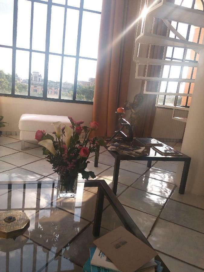 Apartment Elegant Attic With Terrace 1 Mt Subway. Nidoluisa Rom